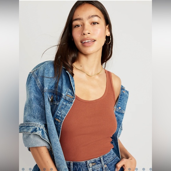 Old navy Rib knit tank top - Picture 3 of 8